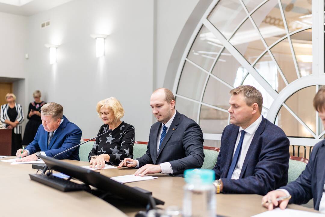 Kolektyvinės sutarties pasirašymas ŠMSM