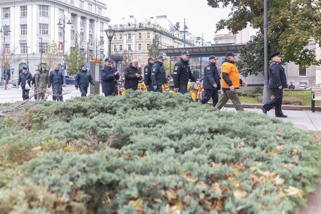 Pareigūnai protestavo prie Vyriausybės