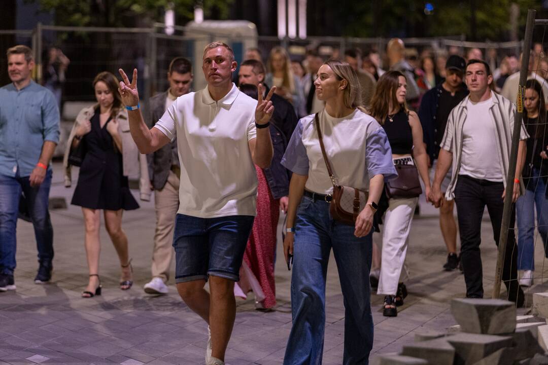 Daugiatūkstantinė minia po Justino Timberlake'o koncerto