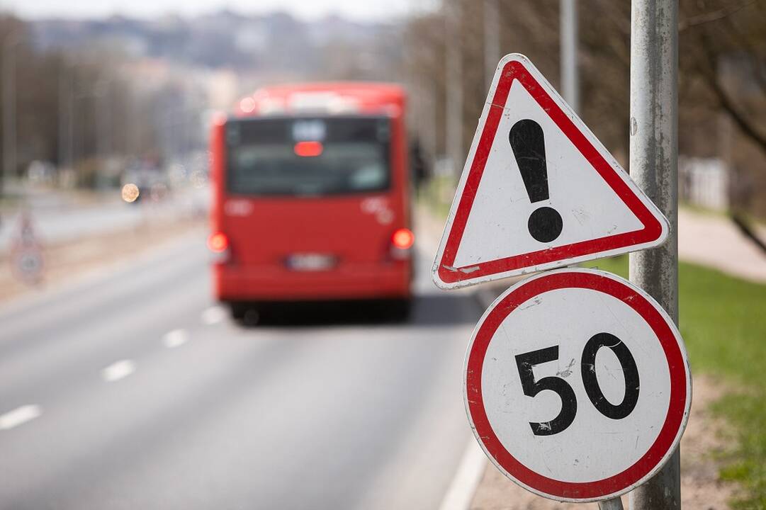 Lakūnai: tyrimo rezultatai rodo, kad miestų gatvėse net 64 proc. vairuotojų viršija leistiną važiavimo greitį.