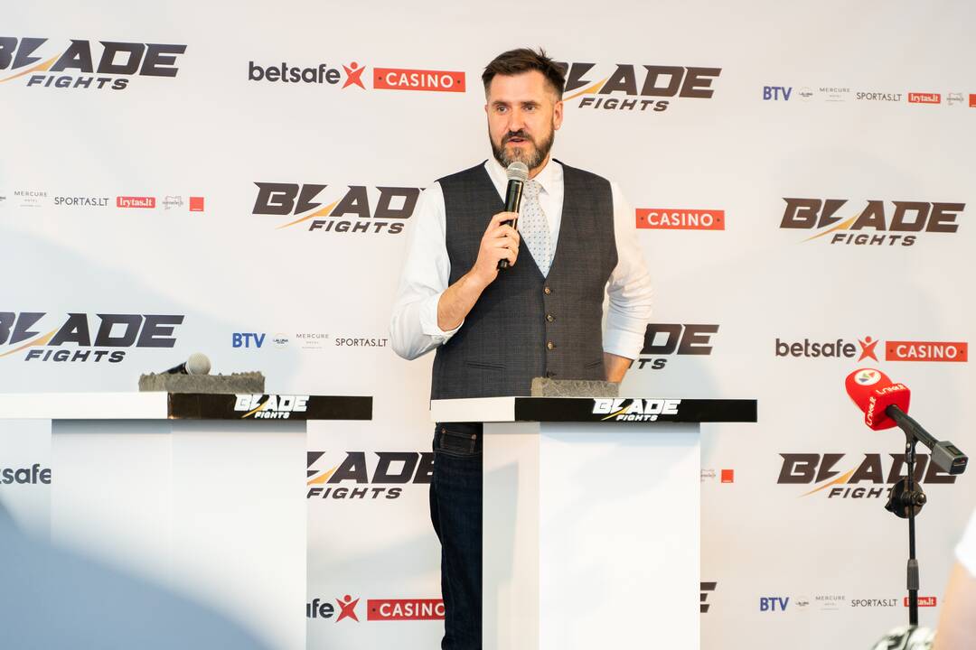 Įspūdžiai: „Blade fights“ mišrių menų kovotojai jau pasiruošę būsimai kovai.