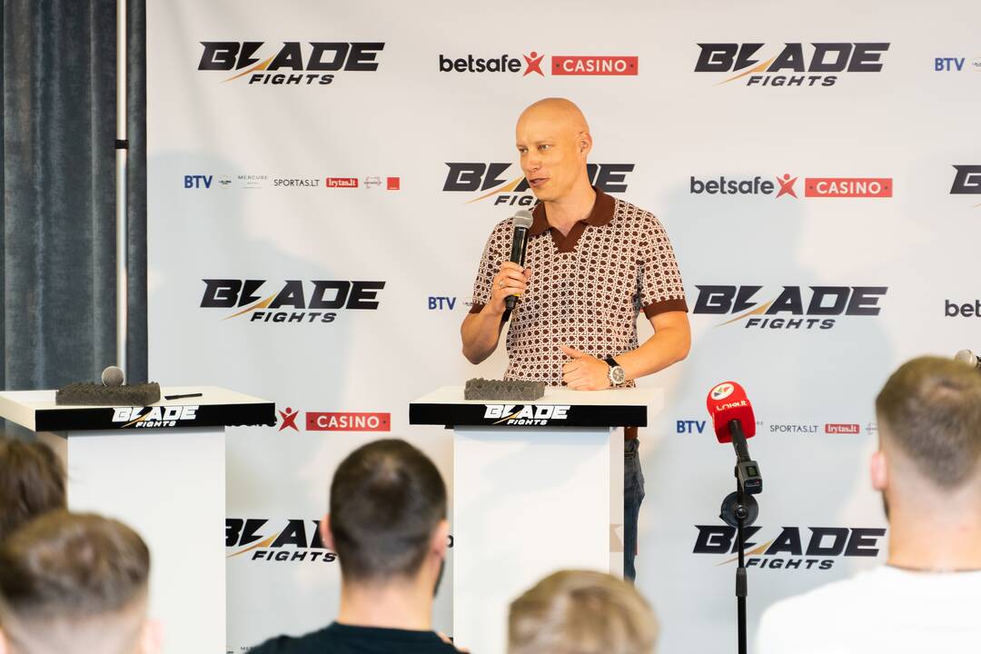 Įspūdžiai: „Blade fights“ mišrių menų kovotojai jau pasiruošę būsimai kovai.