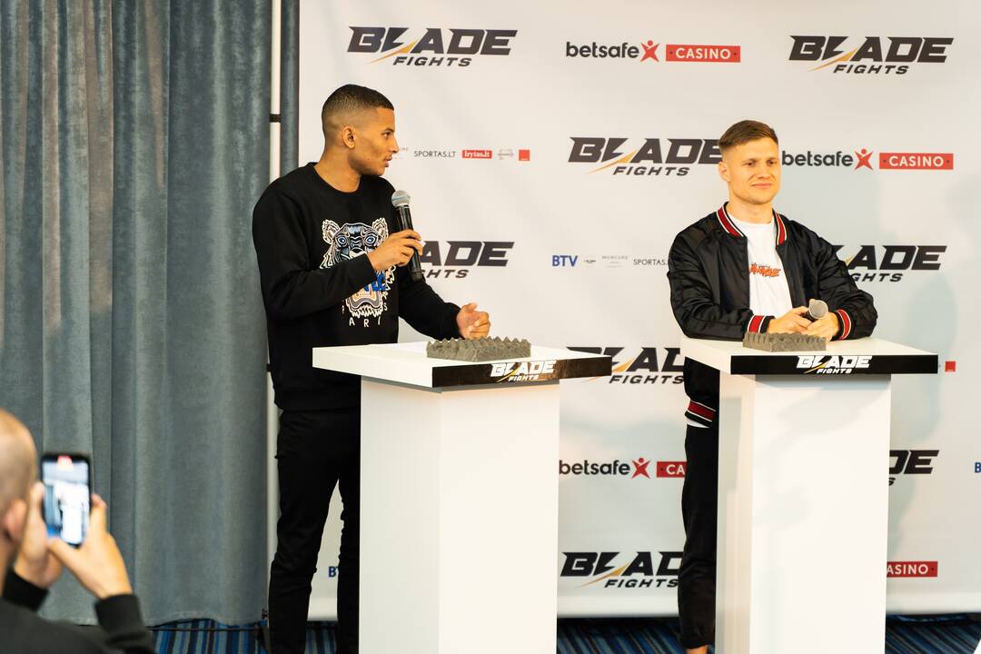 Įspūdžiai: „Blade fights“ mišrių menų kovotojai jau pasiruošę būsimai kovai.