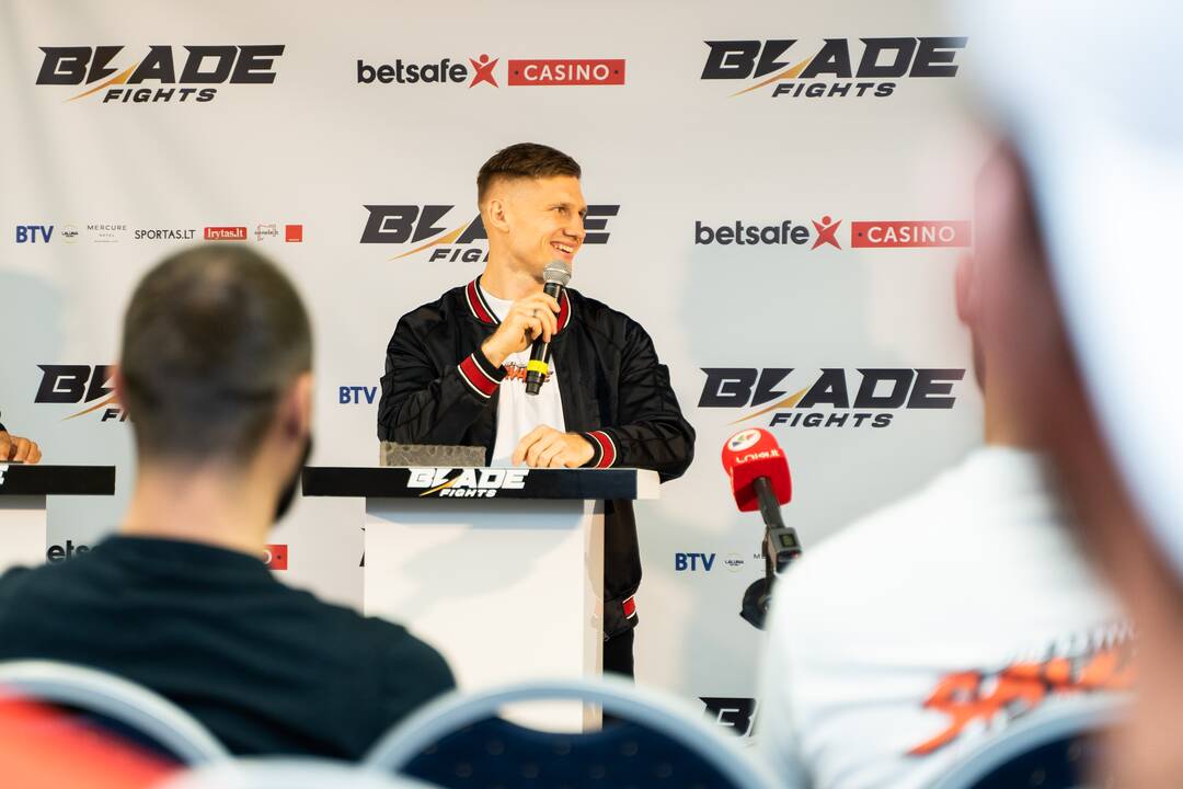 Įspūdžiai: „Blade fights“ mišrių menų kovotojai jau pasiruošę būsimai kovai.