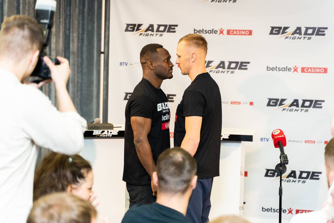 Įspūdžiai: „Blade fights“ mišrių menų kovotojai jau pasiruošę būsimai kovai.