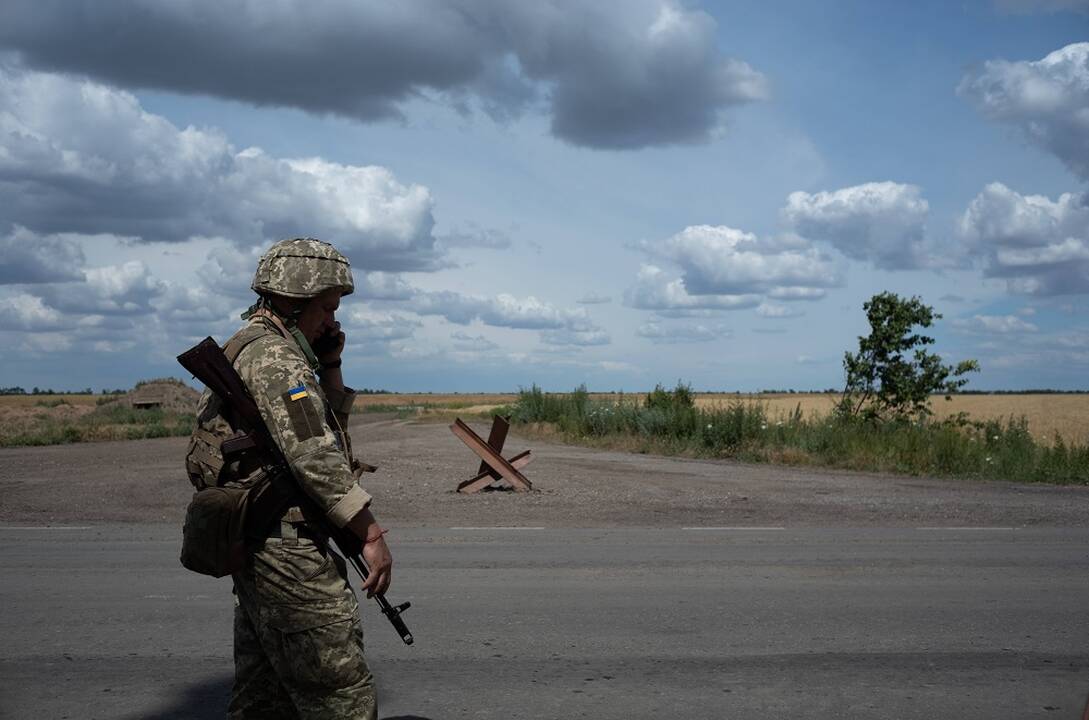 Ukraina teigia, kad Rusijos pajėgos nepasitraukė iš pietinio miesto Chersono srityje