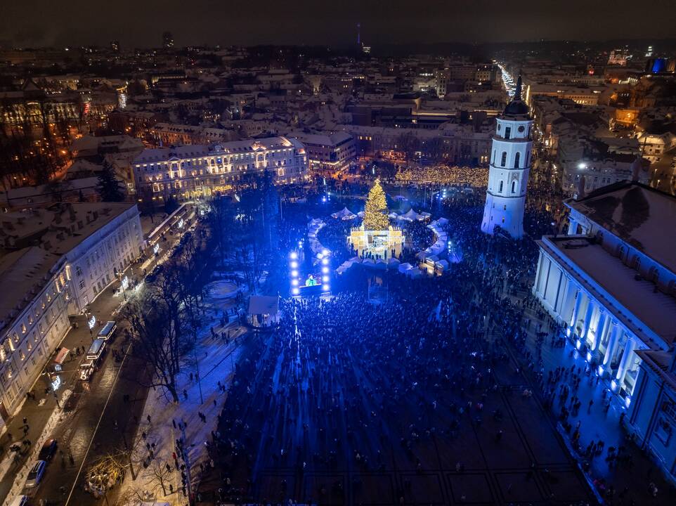 Vilniuje įžiebta Kalėdų eglė 2023