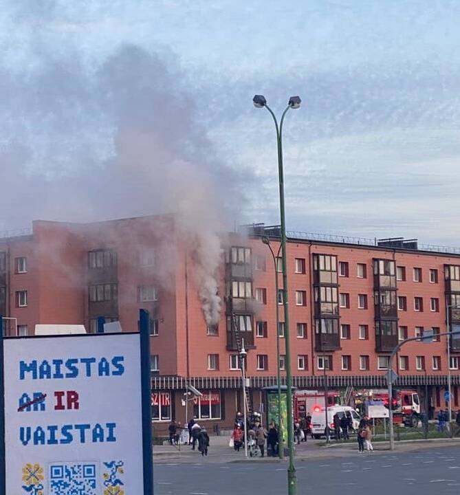 Po gaisro Klaipėdos centre – žaibiška gyventojų pagalba nelaimės ištiktai moteriai ir vaikams