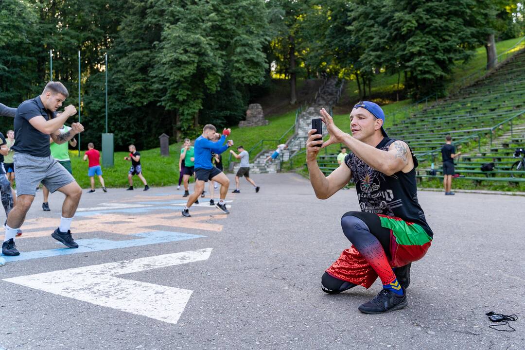 Tradicija: jau šeštą vasarą Dainų slėnyje sporto entuziastus suvienija bokso specialistai.