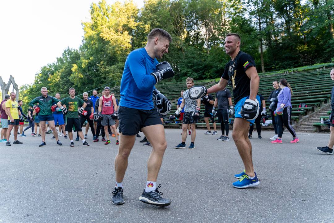 Tradicija: jau šeštą vasarą Dainų slėnyje sporto entuziastus suvienija bokso specialistai.