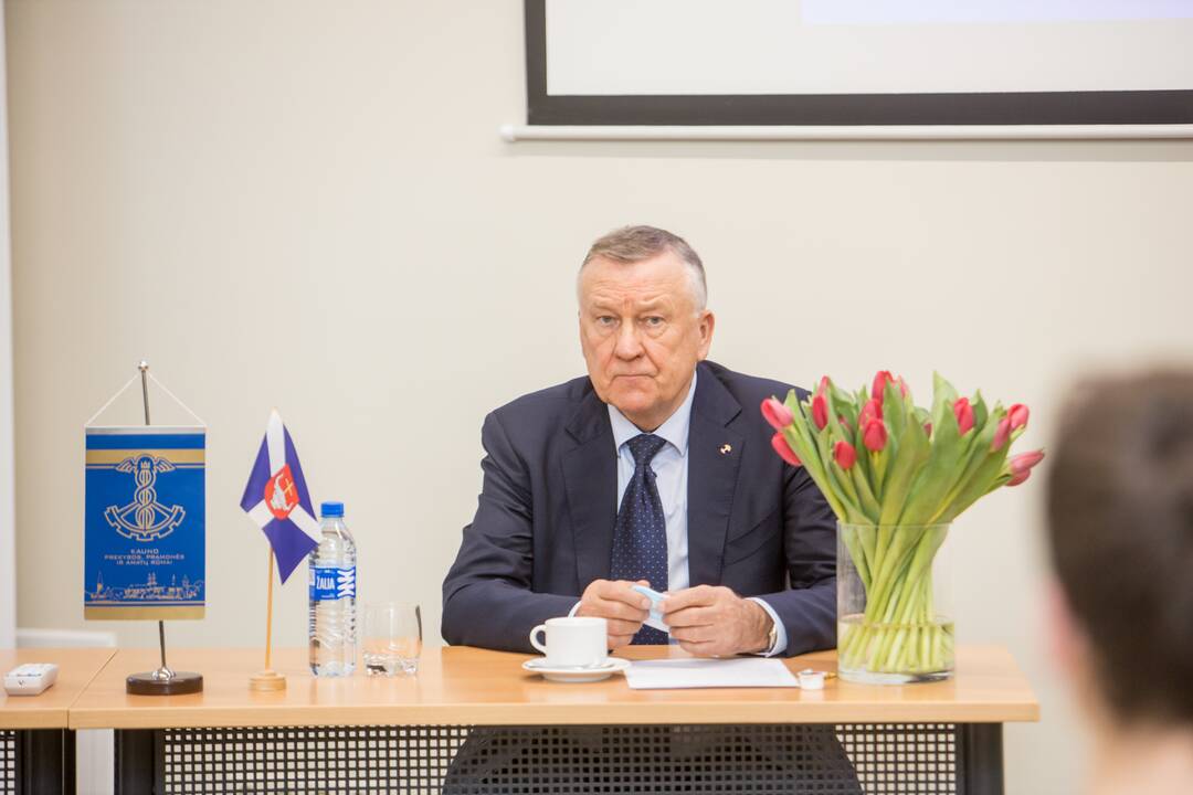 Nugalėtojai: pirmą vietą laimėjusių įmonių vadovai.