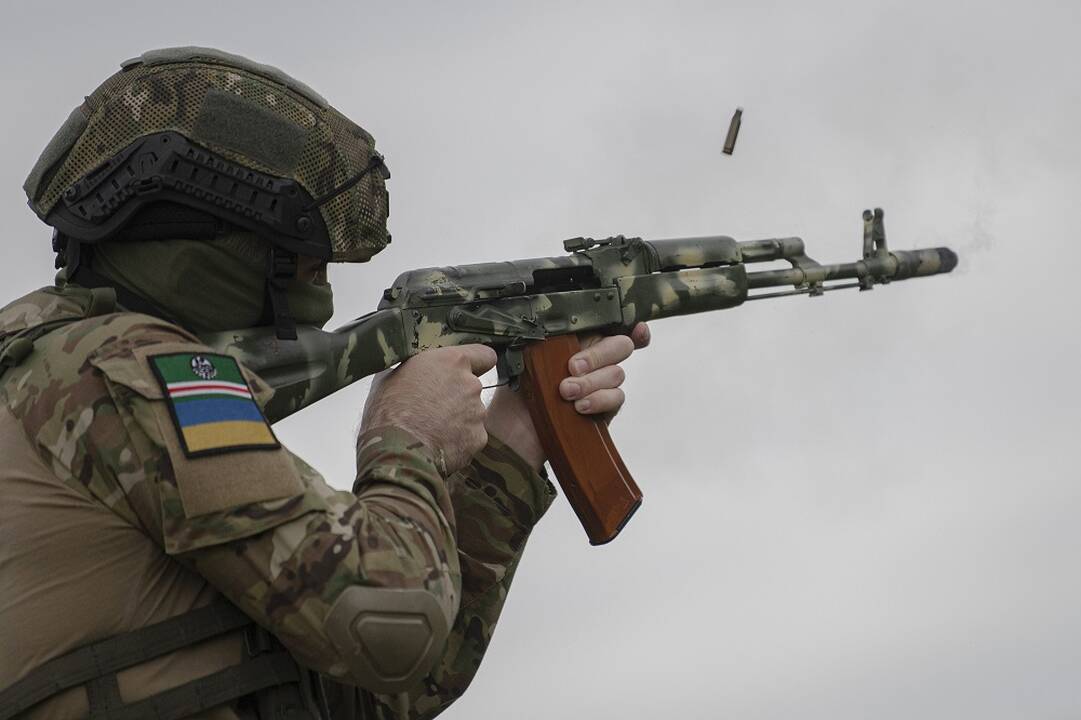 ES ministrai aptarė galimybę didinti ginklų gamybą, mokyti Ukrainos karius