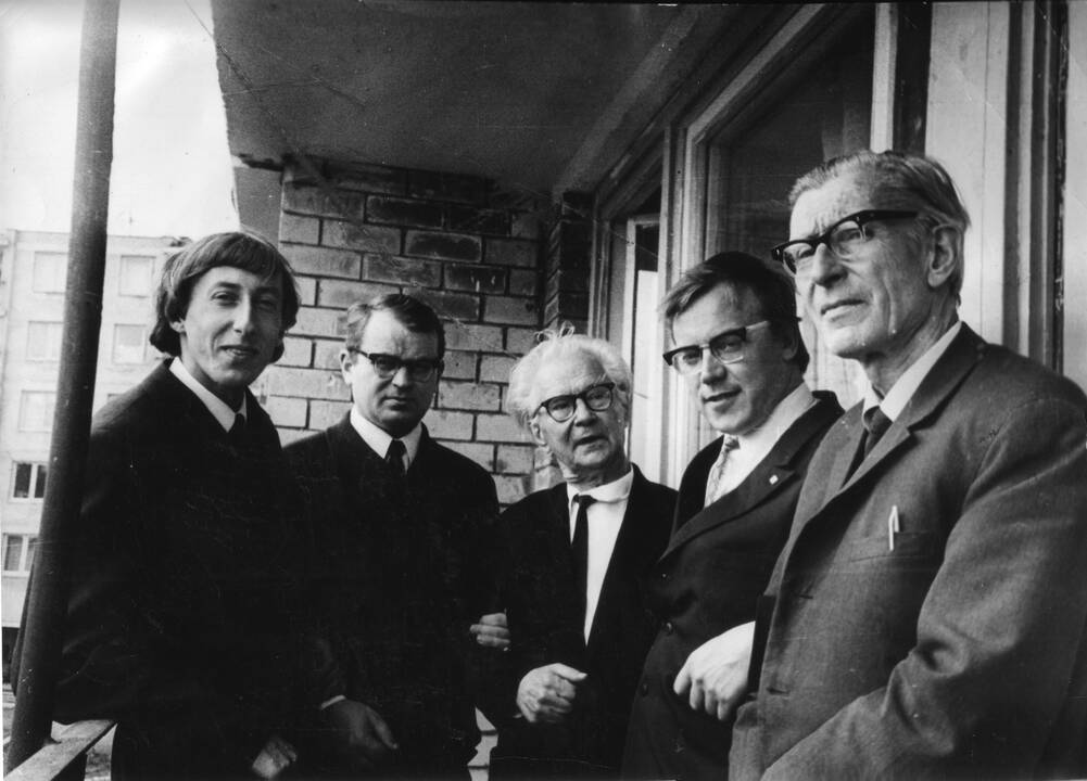 Istorija: pirmieji Lietuvos kompozitorių sąjungos Kauno skyriaus nariai, kompozitoriai 1971 m. birželį. Iš kairės: Giedrius Kuprevičius, Algimantas Kubiliūnas, Jonas Dambrauskas, Vladas Švedas, Viktoras Kuprevičius.