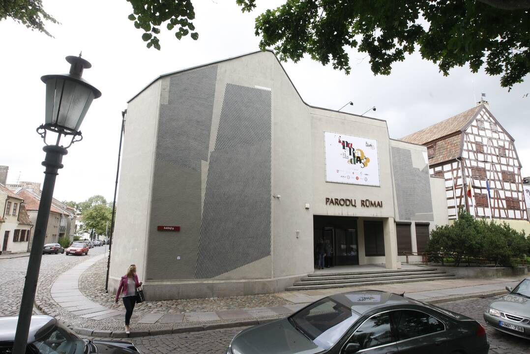 Atidarymas: Klaipėdos kultūrų komunikacijų centro Parodų rūmuose atidaroma Lietuvos architektų sąjungos Klaipėdos apskrities organizacijos paroda.
