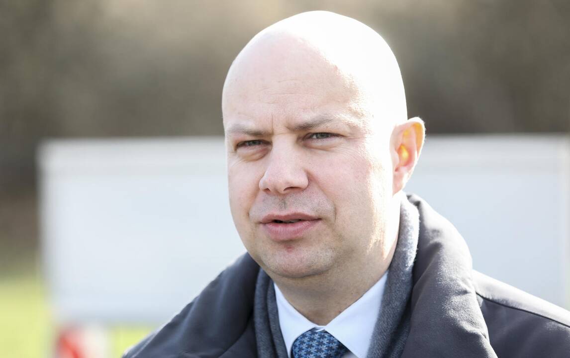 Savarankiškai dirbantiems A. Veryga siūlo atidėti karantino laikotarpio PSD