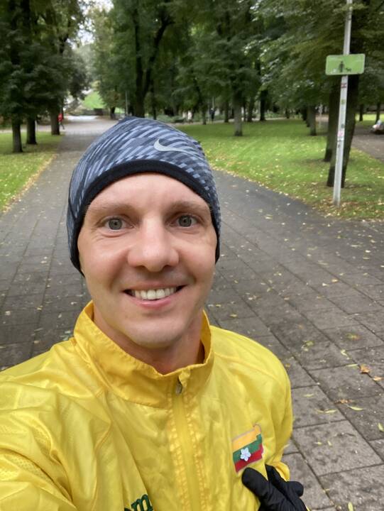 Tikslas: šiemet A.Šlajus nusprendė įgyvendinti savo asmeninį projektą – bėgti maratoną, kad surinktų pinigų septyniolikmetės Veronikos, dėl onkologinės ligos netekusios kojos, reabilitacijai.
