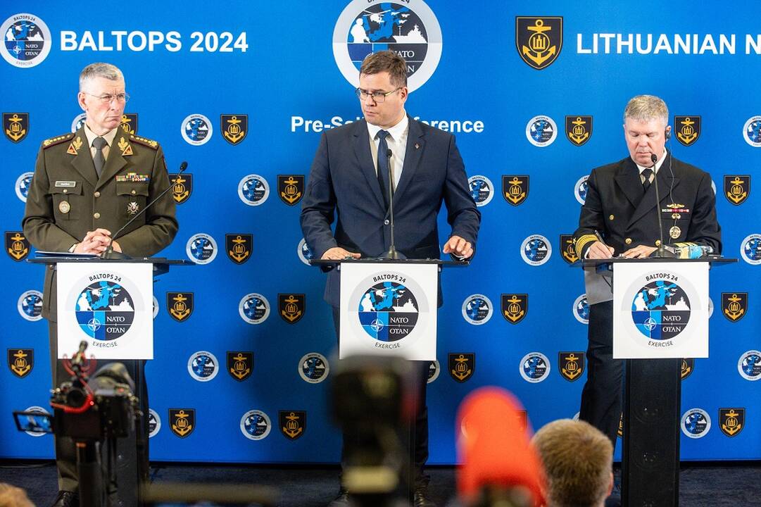 Valdemaras Rupšys (kairėje) ir Laurynas Kasčiūnas(viduryje)