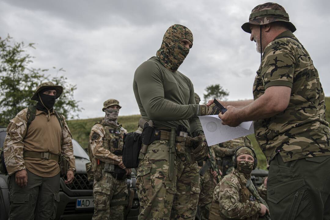 187-oji karo Ukrainoje diena
