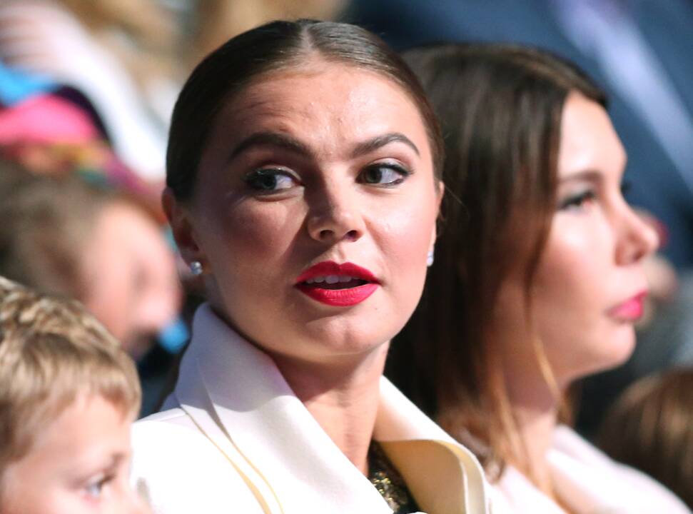 Taikinys: tarp galimų sankcijų adresatų – ir A.Kabajeva, stulbinamą politinę ir verslo karjerą padariusi gimnastė, laikoma Rusijos prezidento širdies dama.