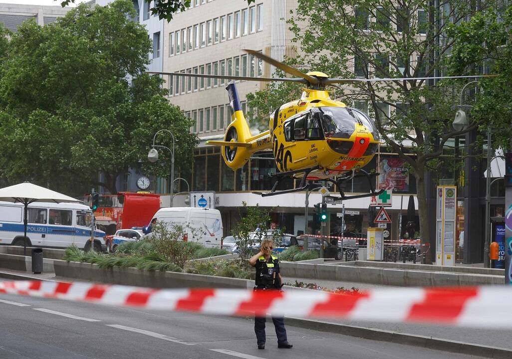 Berlyne automobiliui įsirėžus į minią žuvo žmogus, mažiausiai 13 sužeisti