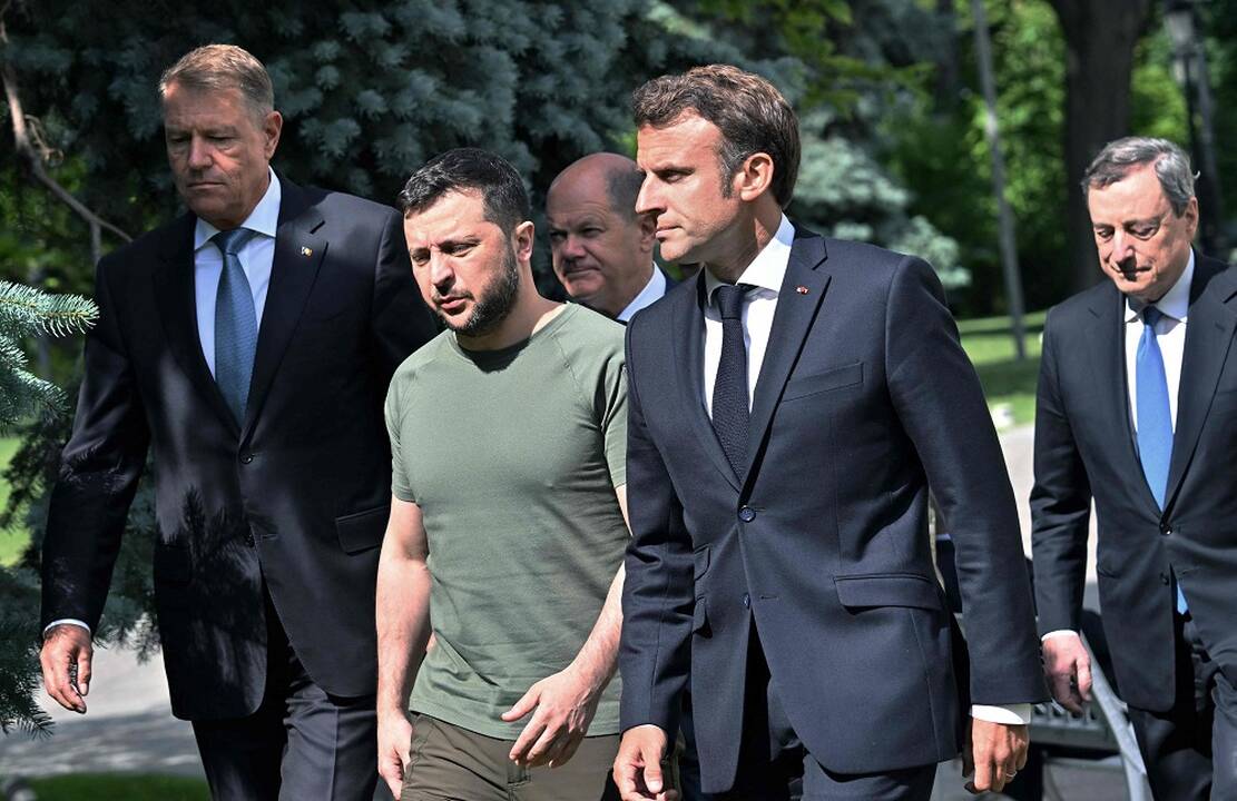 Volodymyras Zelenskis ir Emmanuelis Macronas