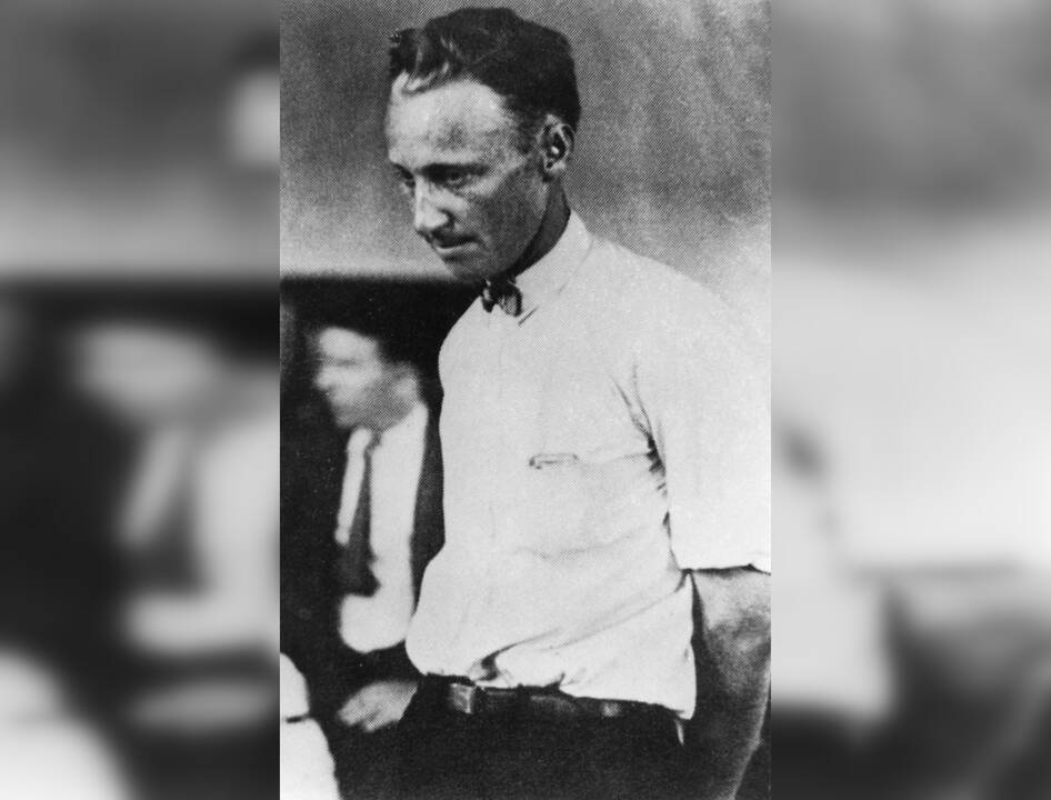 Beždžionių ir dievų susidūrimas (II)