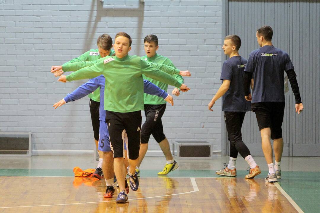 Kauno futbolo klubai „Kauno Žalgiris“ ir „Stumbras“ rengiasi sezonui.