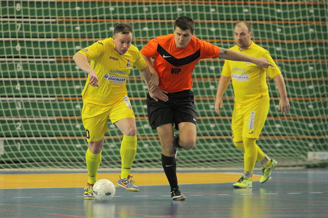 Salės futbolo A lygoje Kauno „Vytis-Zenitas“ 12:2 sutriuškino Mažeikių „VIP“.