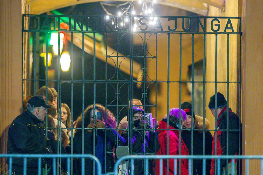 Kalėdų eglės įžiebimas: kauniečiai rinkosi prie tvorų