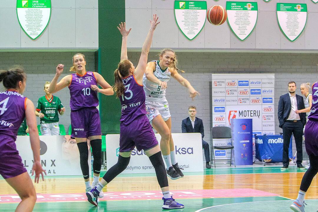 Moterų lyga: „Aistės-LSMU“ – Rygos TTT 43:97