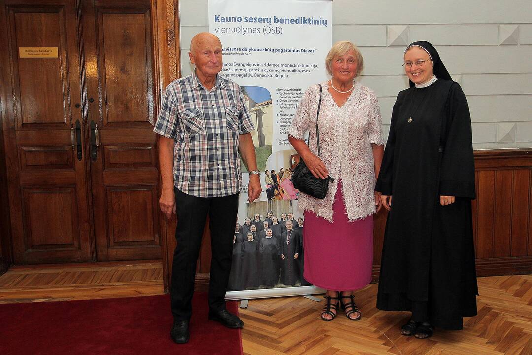 Seserų benediktinių paramos renginys