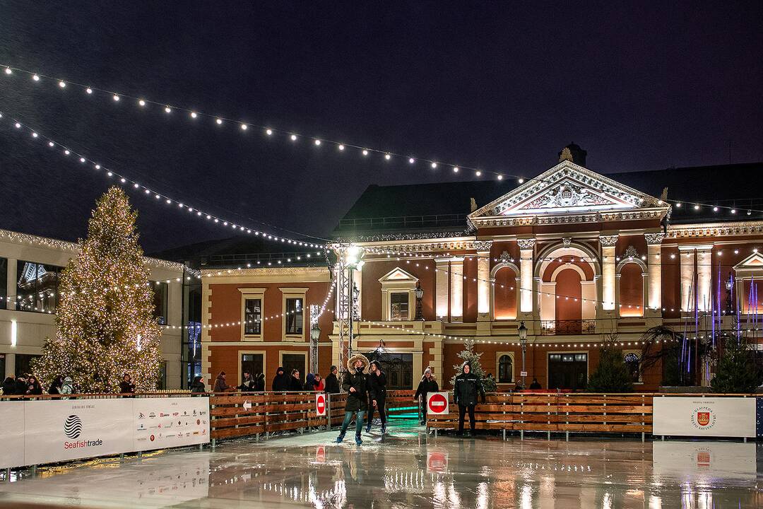 Čiuožykla Teatro aikštėje