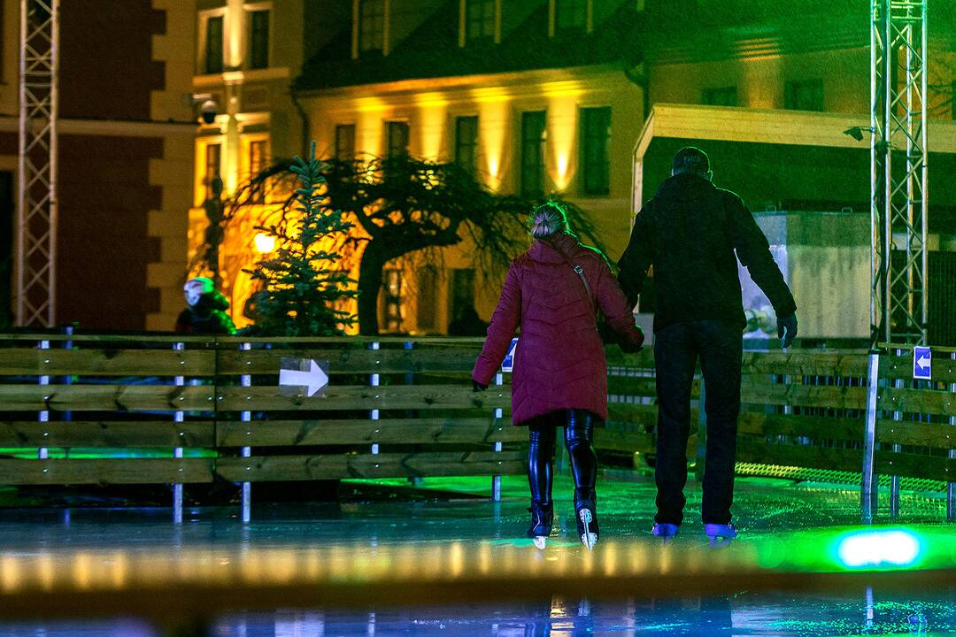 Čiuožykla Teatro aikštėje