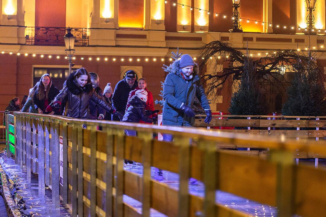 Čiuožykla Teatro aikštėje