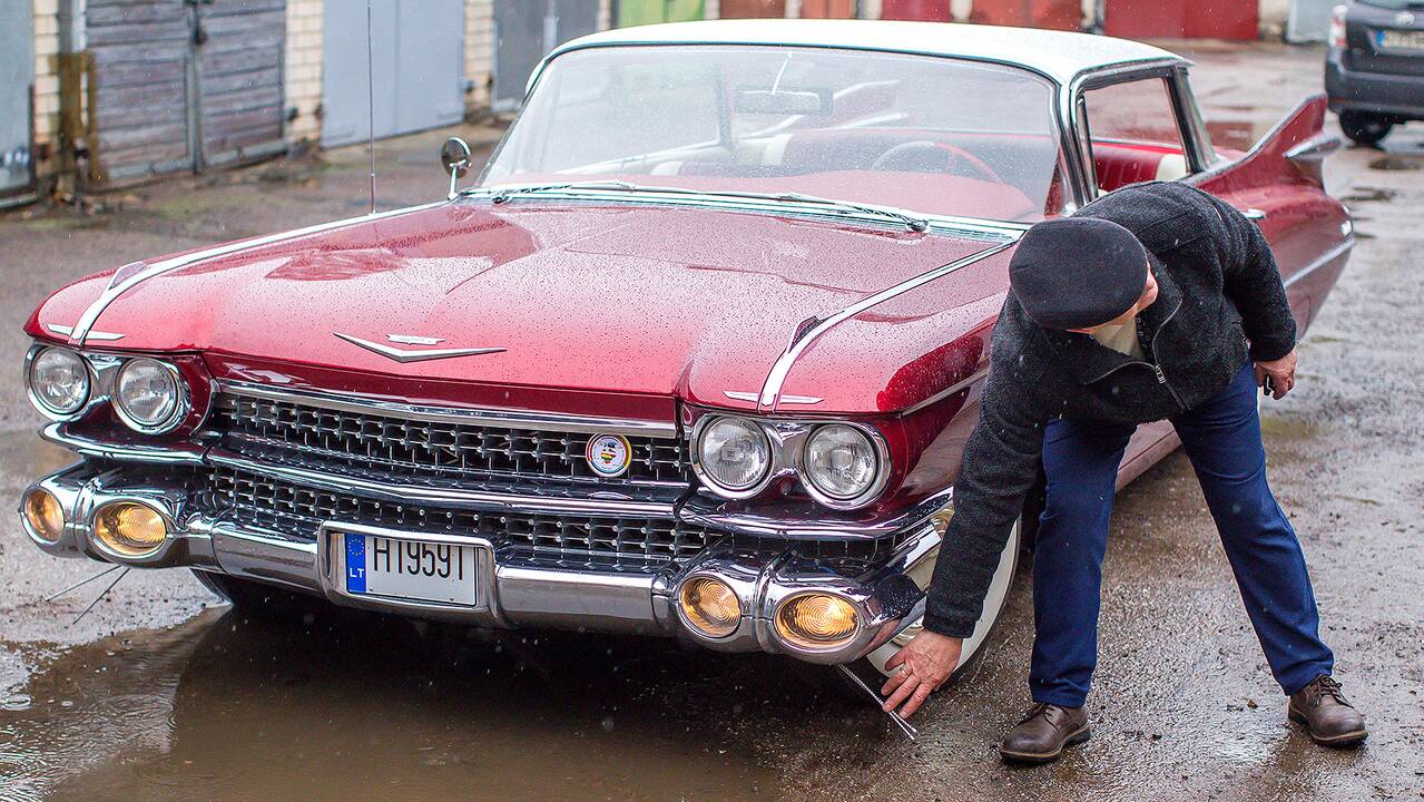 V. Gineika ir jo „Cadillac“ automobiliai