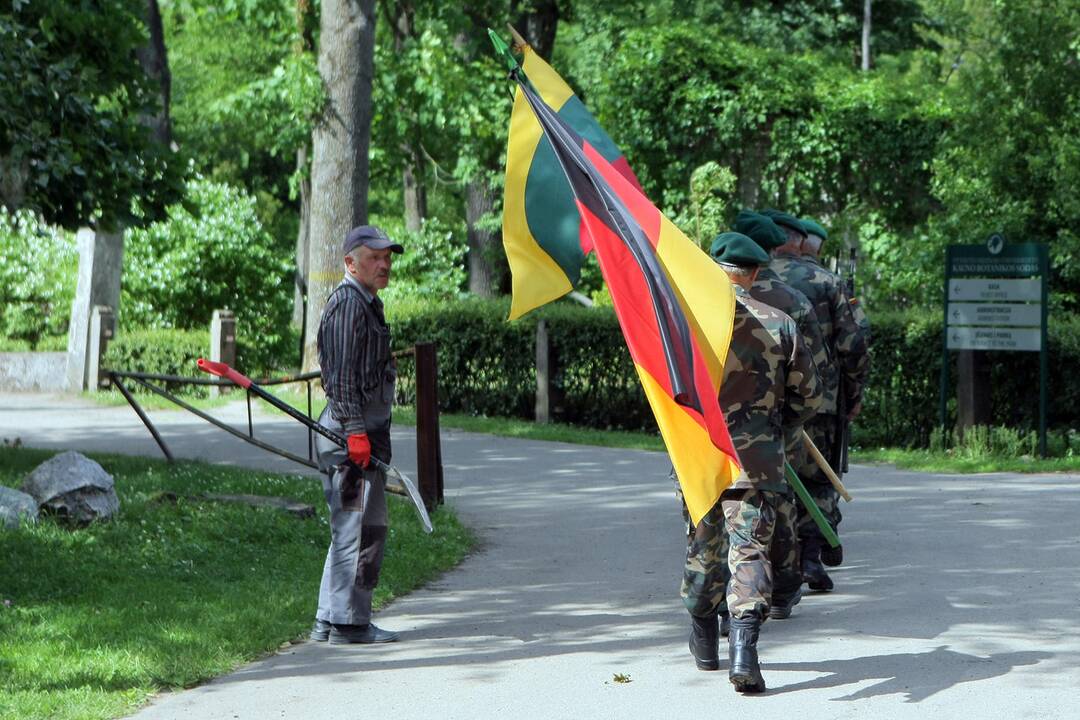 Fredoje sutvarkyti vokiečių karių kapai