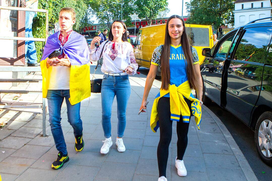 Vilnių užplūdo Ukrainos futbolo fanai