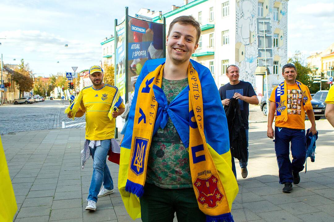 Vilnių užplūdo Ukrainos futbolo fanai