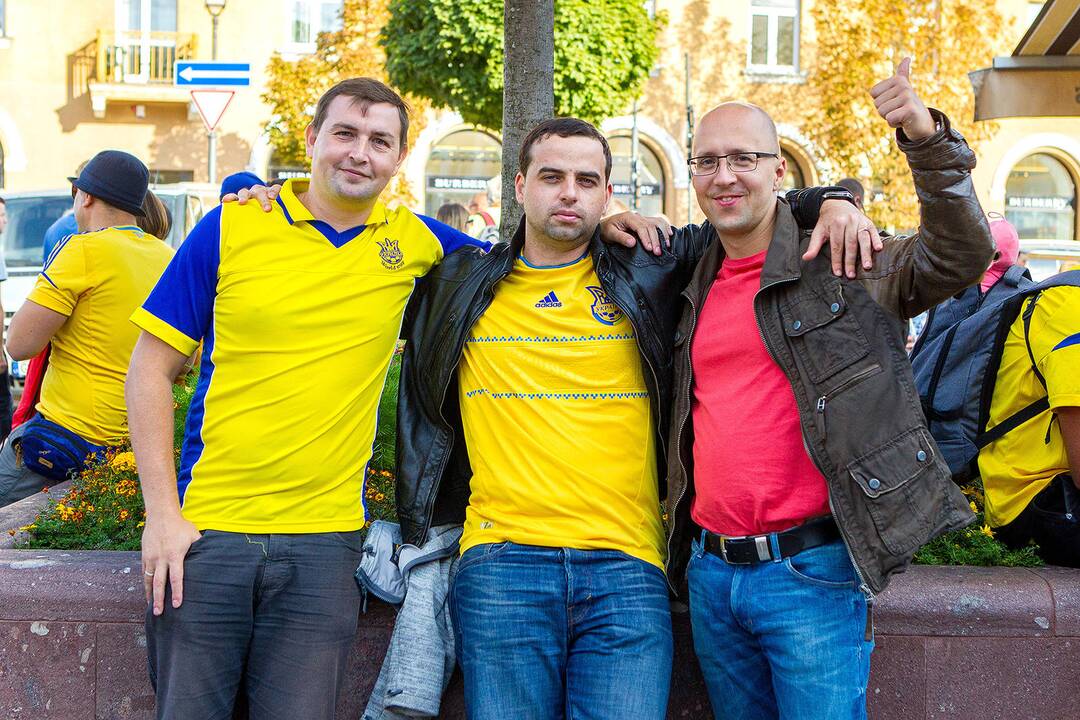Vilnių užplūdo Ukrainos futbolo fanai