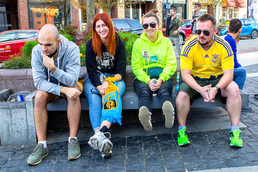 Vilnių užplūdo Ukrainos futbolo fanai