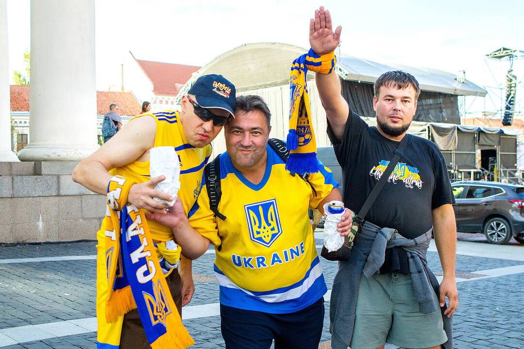 Vilnių užplūdo Ukrainos futbolo fanai