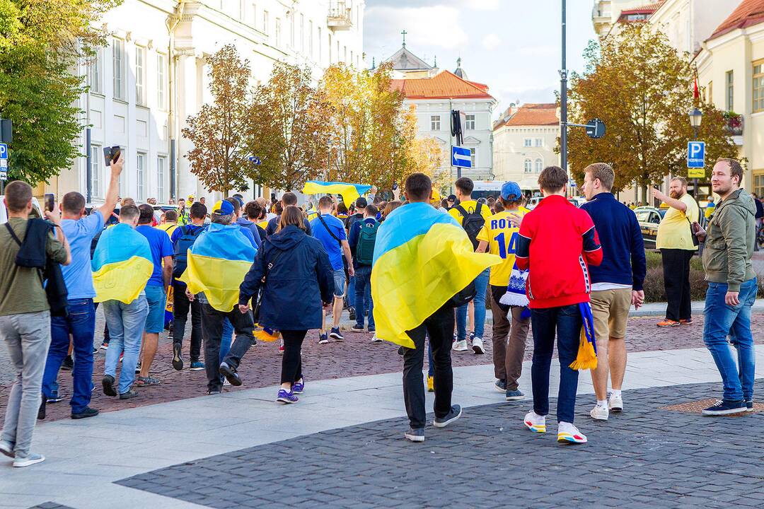 Vilnių užplūdo Ukrainos futbolo fanai