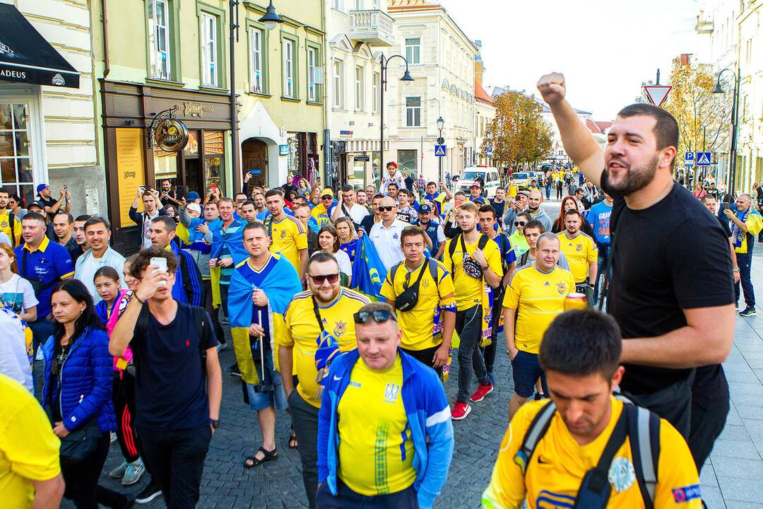 Vilnių užplūdo Ukrainos futbolo fanai