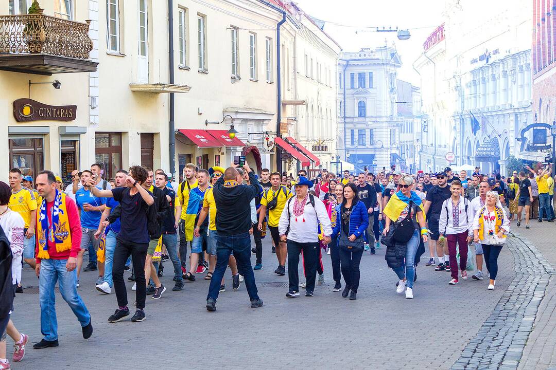 Vilnių užplūdo Ukrainos futbolo fanai
