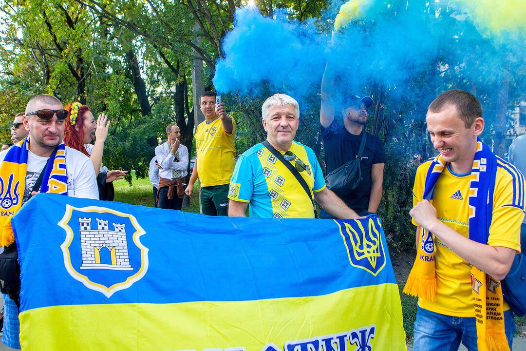 Vilnių užplūdo Ukrainos futbolo fanai