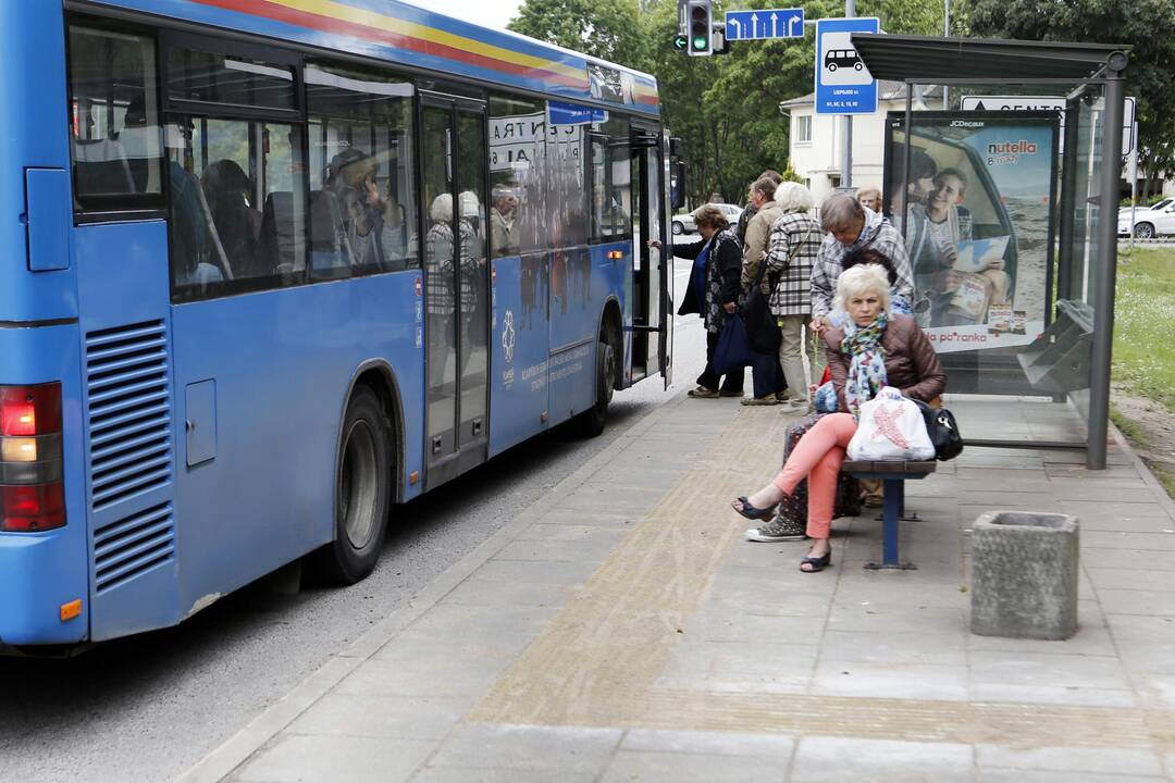 Stotelėse – specialios trinkelės