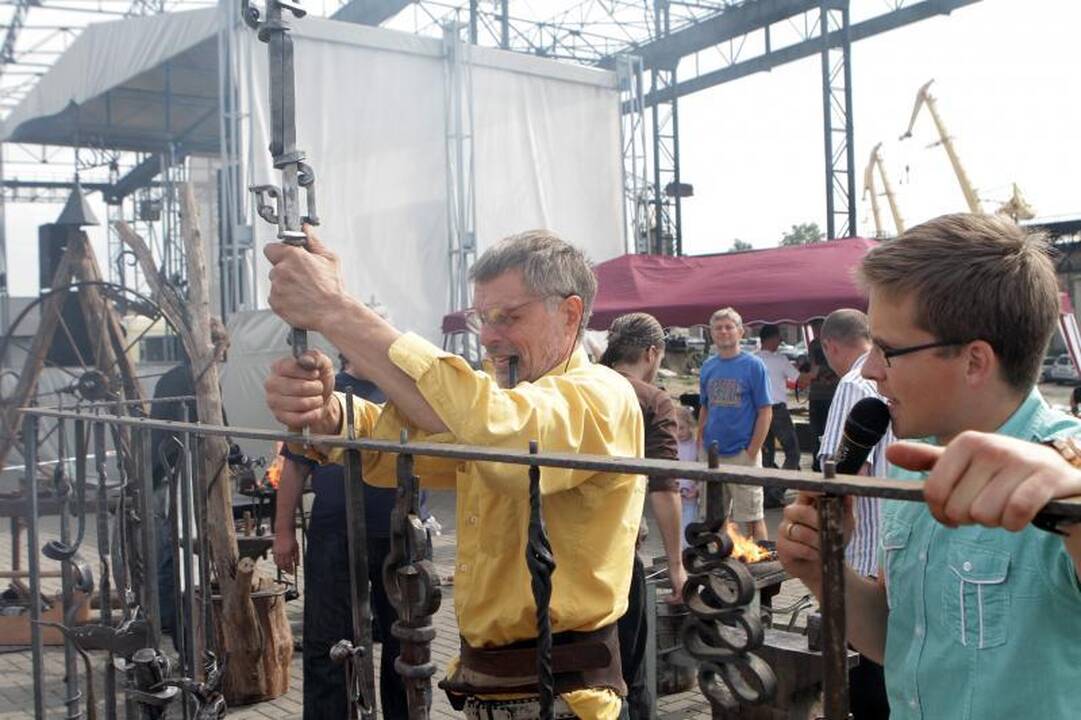 Kalvių skulptūra Klaipėdoje įamžins Piliakalnių metus