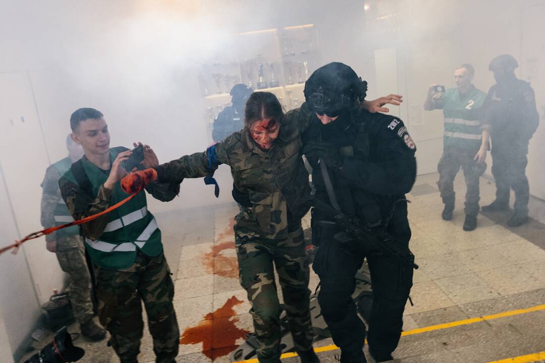 Ekstremalios situacijos pratybos licėjuje