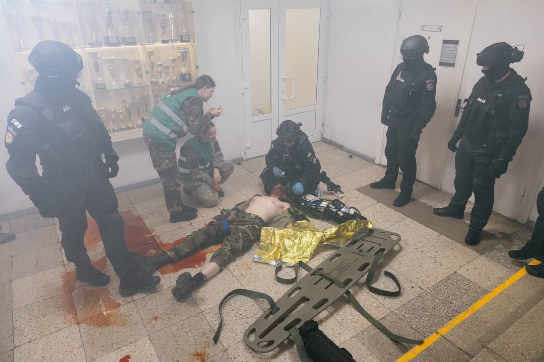 Ekstremalios situacijos pratybos licėjuje