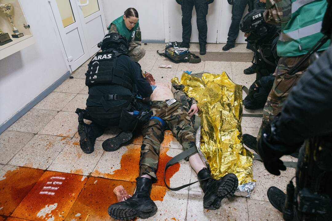 Ekstremalios situacijos pratybos licėjuje
